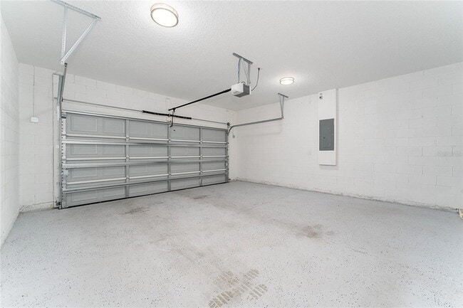 Building Photo - 412 Oakland Ln
