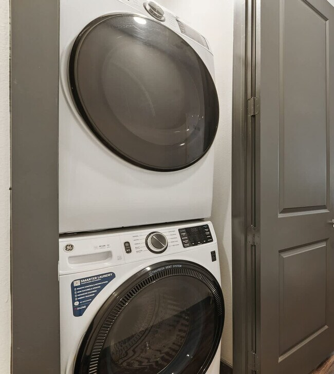 Building Photo - 9127 Research Blvd