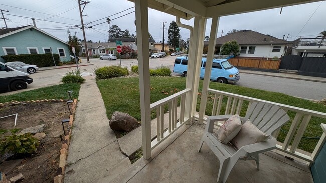 Building Photo - Great Seabright area 2/1 Fully Furnished Home