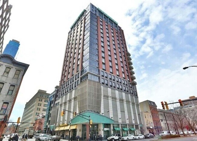 Building Photo - 105 Greene St