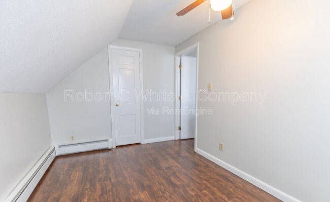 Building Photo - 33 Mills Ln