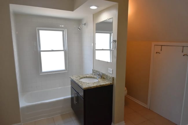 Building Photo - 3045 Emerson St