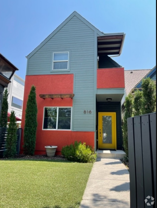 Building Photo - 2 Bed/2 Bath Home Near Golden Triangle