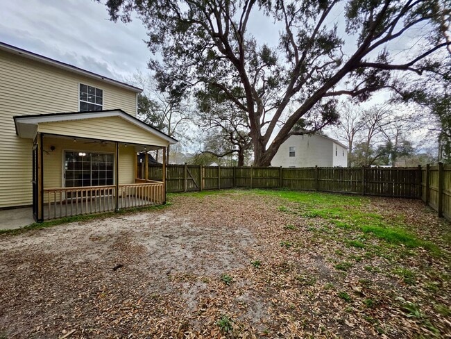 Building Photo - Charming 3 bedroom with fenced in yard - Tall Pines - Ladson