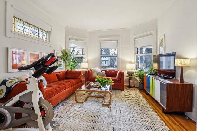 Building Photo - 33 Montclair Ave