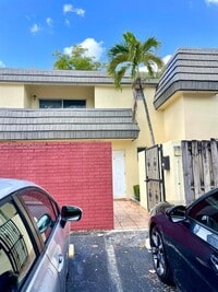 Building Photo - 8423 SW 137th Ave