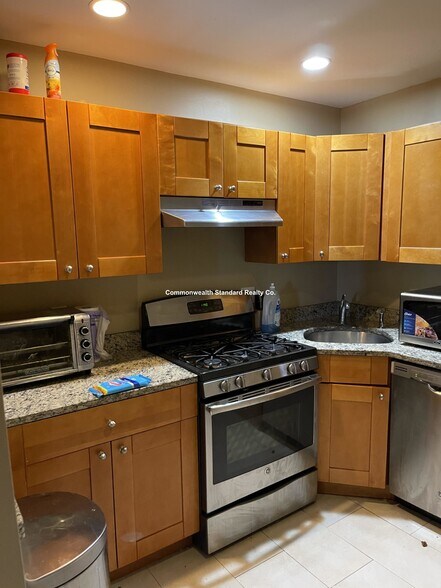 Building Photo - 76-78 Egmont St. Unit 5