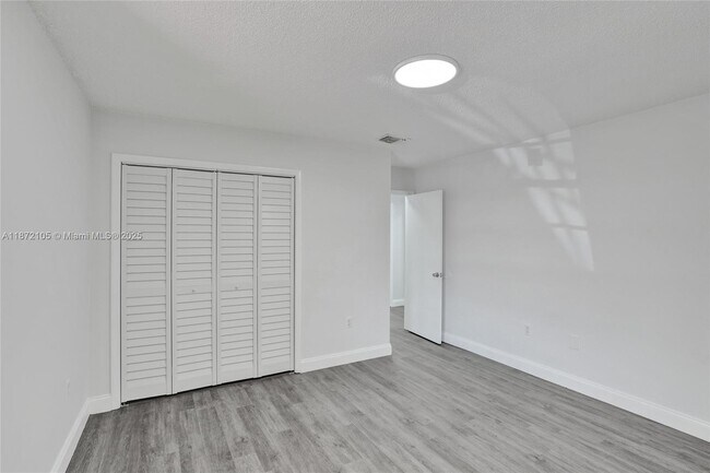 Building Photo - 3074 SW 17th St
