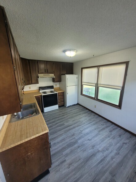 Building Photo - 4226 Spruce Hills Dr
