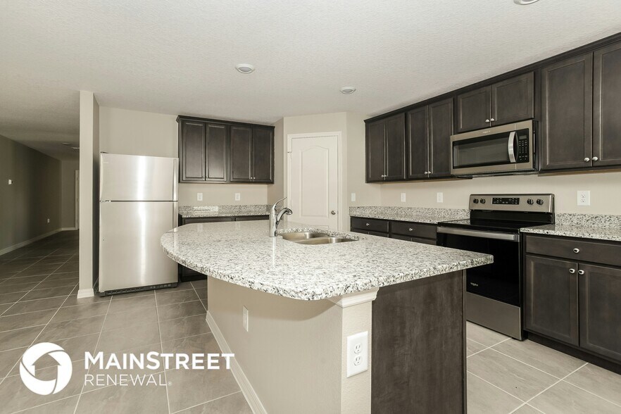 Building Photo - 123 Violet Ct