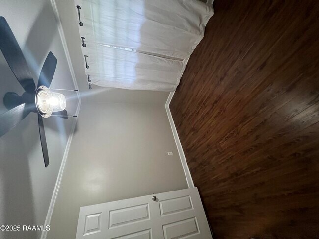 Building Photo - 104 Sorority Dr
