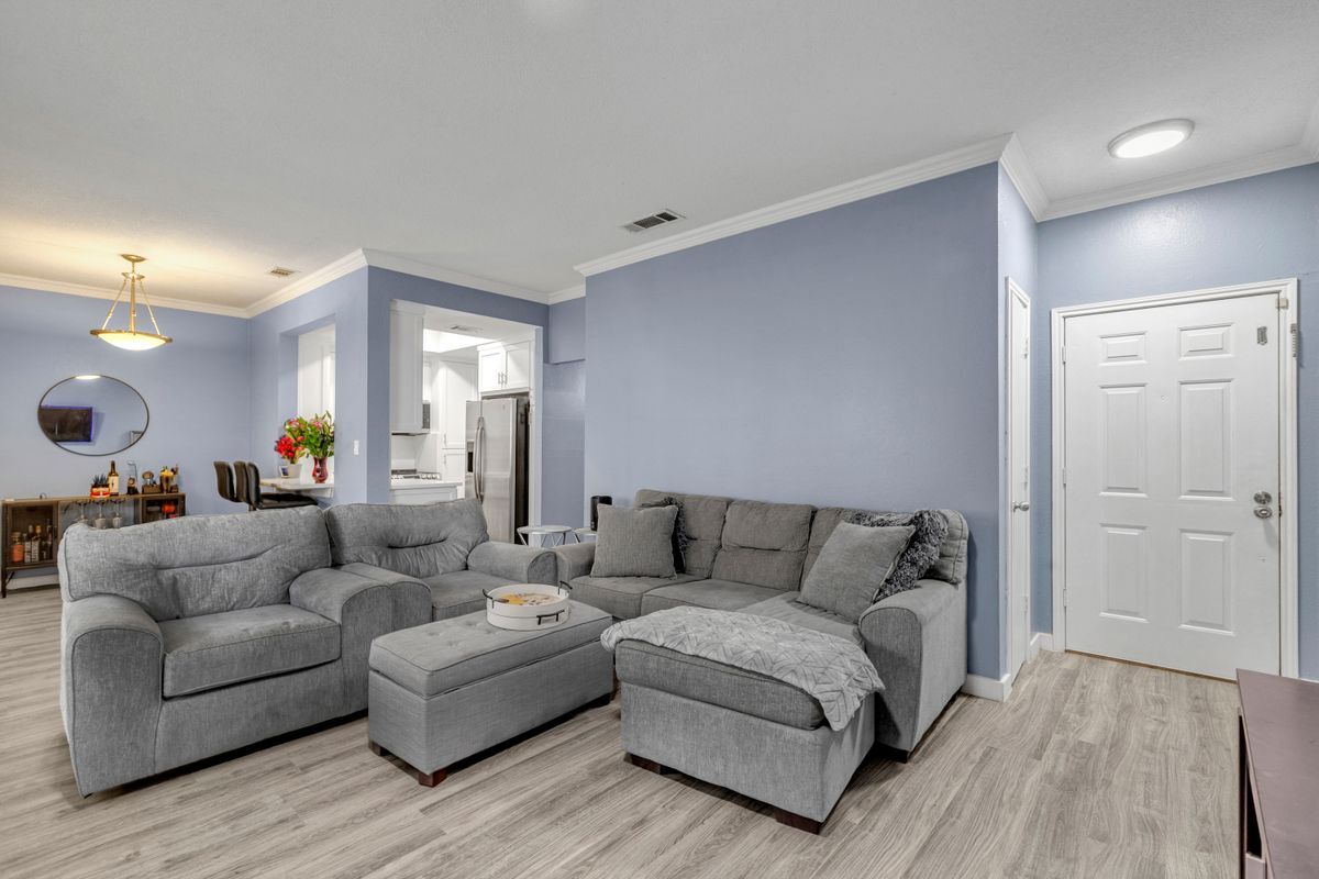 Building Photo - 8600 Coppertowne Ln