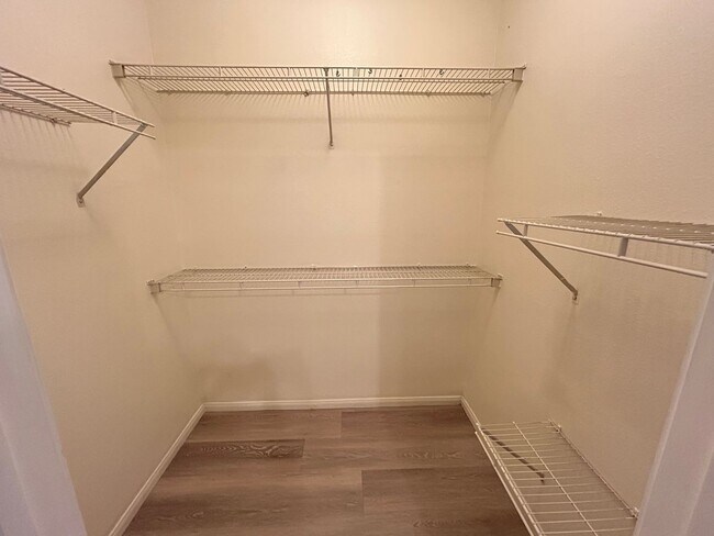 Building Photo - Cozy 2 Bedroom 2 Bathroom Summerlin Condo!