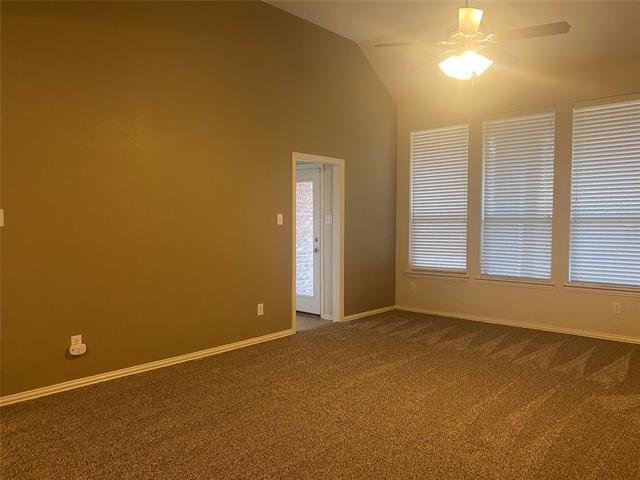 Building Photo - 2712 Lake Ridge Dr