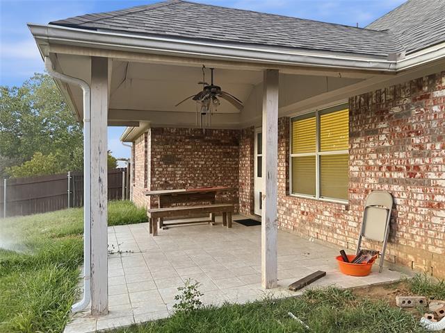 Building Photo - 402 Calvary Dr