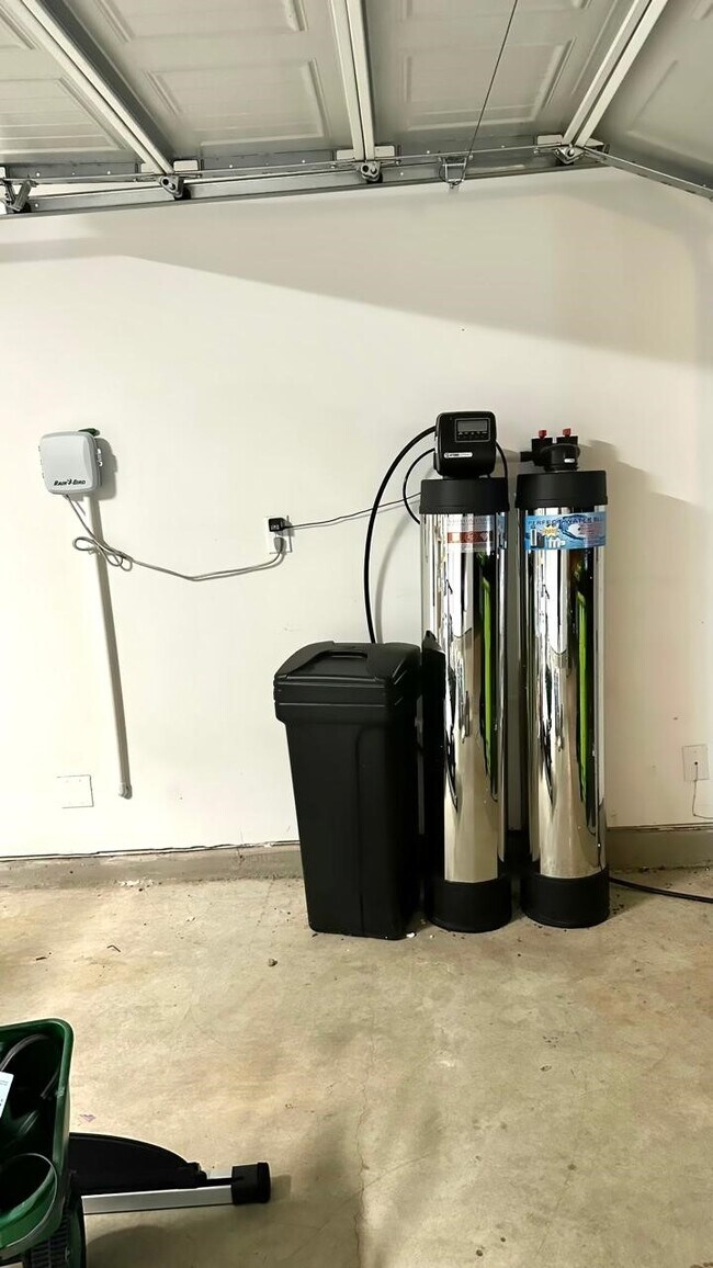 Building Photo - 236 Rustic Ridge Cir