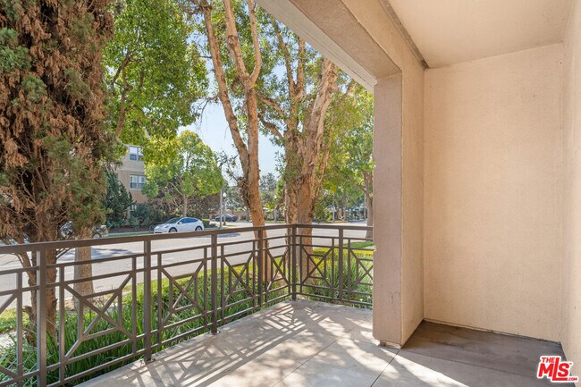 Building Photo - 13075 Pacific Promenade