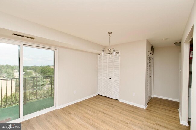 Building Photo - 6145 Edsall Rd