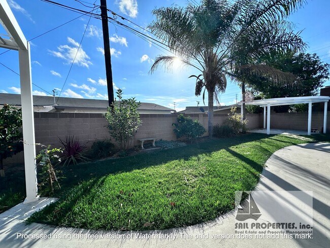 Building Photo - Gorgeous Huntington Beach Single Story Home!