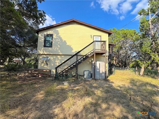 Building Photo - 776 Lookout Dr