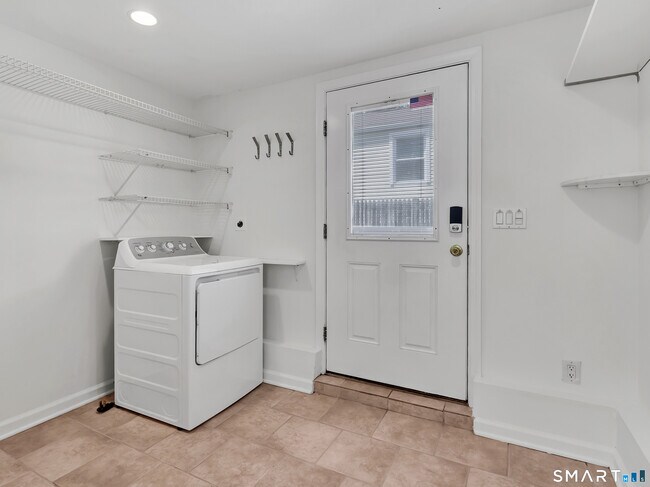 Building Photo - 41 Frisbie St