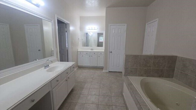 Building Photo - 14902 Arvonshire Ct