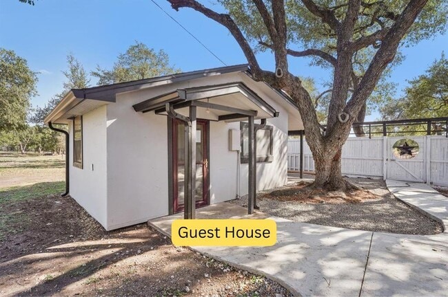 Building Photo - 1739 Starwood Dr