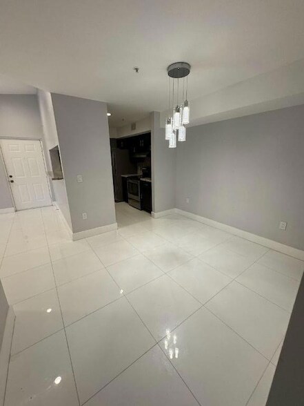 Building Photo - 4852 N State Rd 7