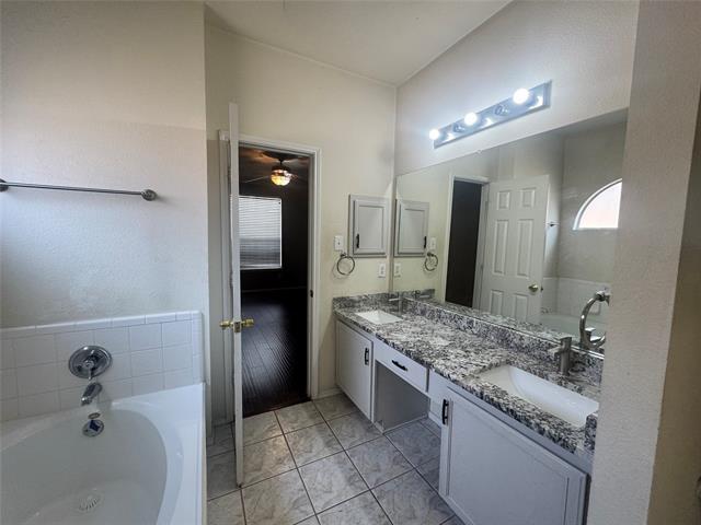 Building Photo - 1705 River Oaks Dr