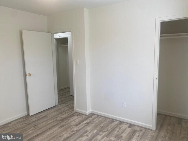 Building Photo - 2200 Greenwich St