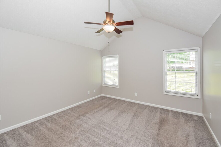 Building Photo - 144 Centerrock Dr