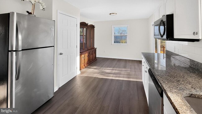 Building Photo - 232 Morris Dr