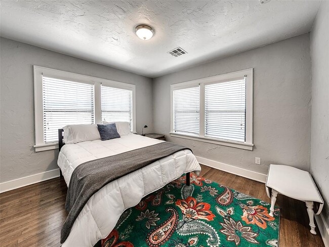 Building Photo - 1630 NW 17th St