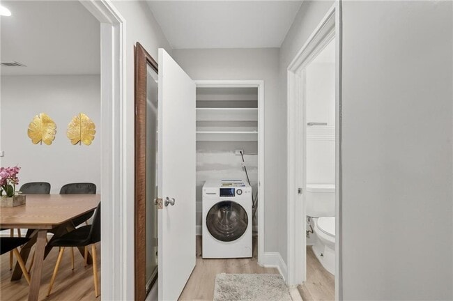 Building Photo - 3645 Peachtree Rd NE