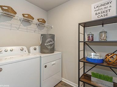 Building Photo - 856 NE Larkspur Ave