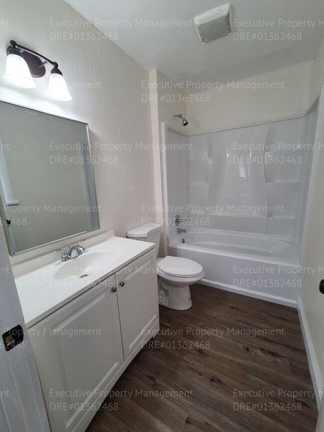 Building Photo - 217 Jefferson St