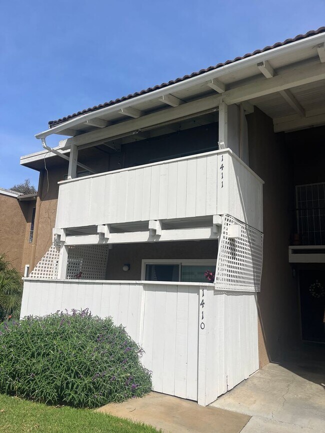 Building Photo - 1300 Saratoga Ave