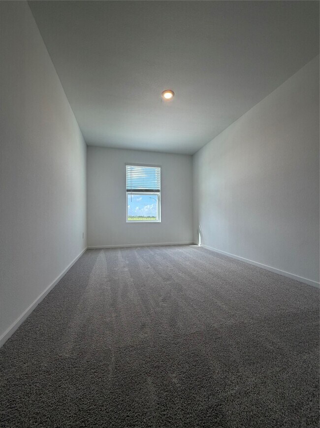 Building Photo - 10418 Birds Nest Dr