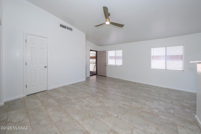 Building Photo - 8873 E Rose Tree Dr
