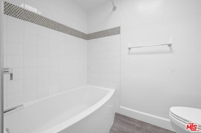 Building Photo - 848 18th St