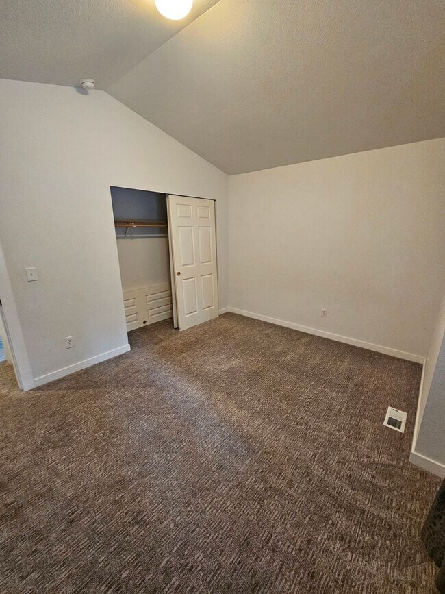 Building Photo - A Private Sanctuary with Perfect Proximity