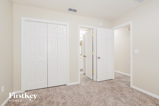 Building Photo - 9241 Hawks Run Ln