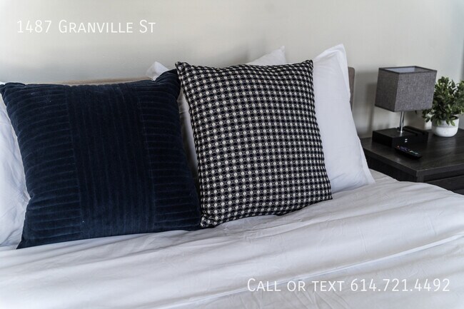 Building Photo - 1487 Granville St