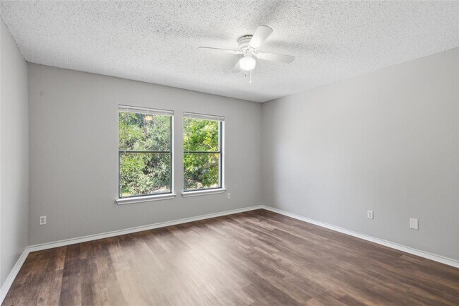Building Photo - 7900 Rosenberry Dr