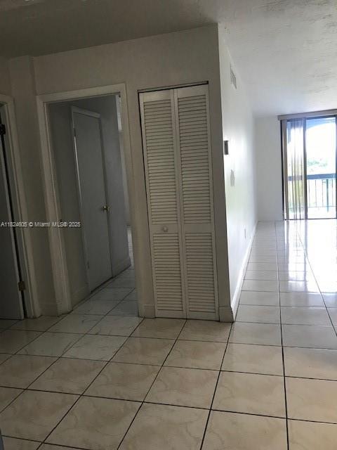 Building Photo - 9440 Fontainebleau Blvd