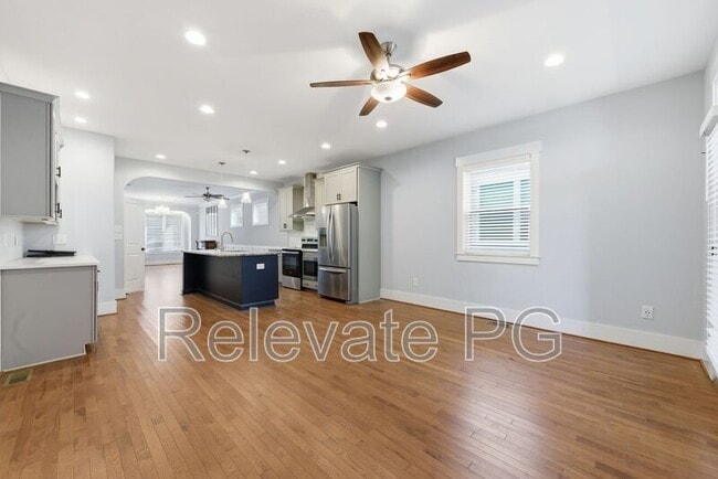 Building Photo - 1320 N 32nd St