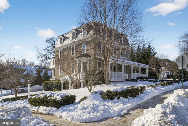 Building Photo - 200 W Wayne Ave