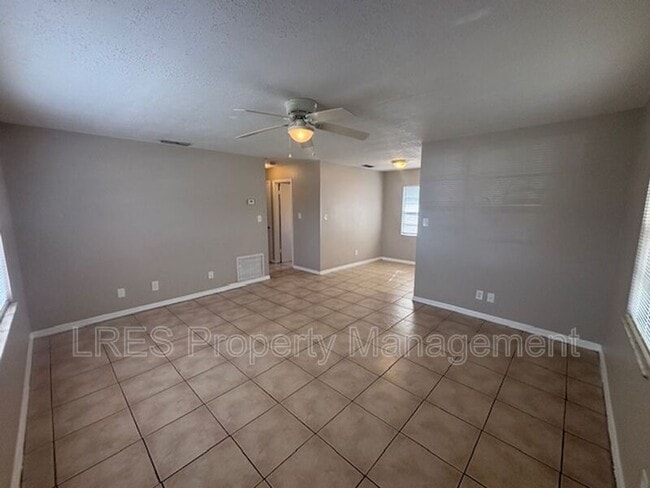 Building Photo - 2437 Chase Ave