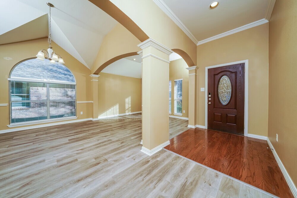 Building Photo - 5404 Centeridge Ln