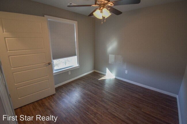Building Photo - 4 br, 2 bath House - 760 Captain Marshall ...